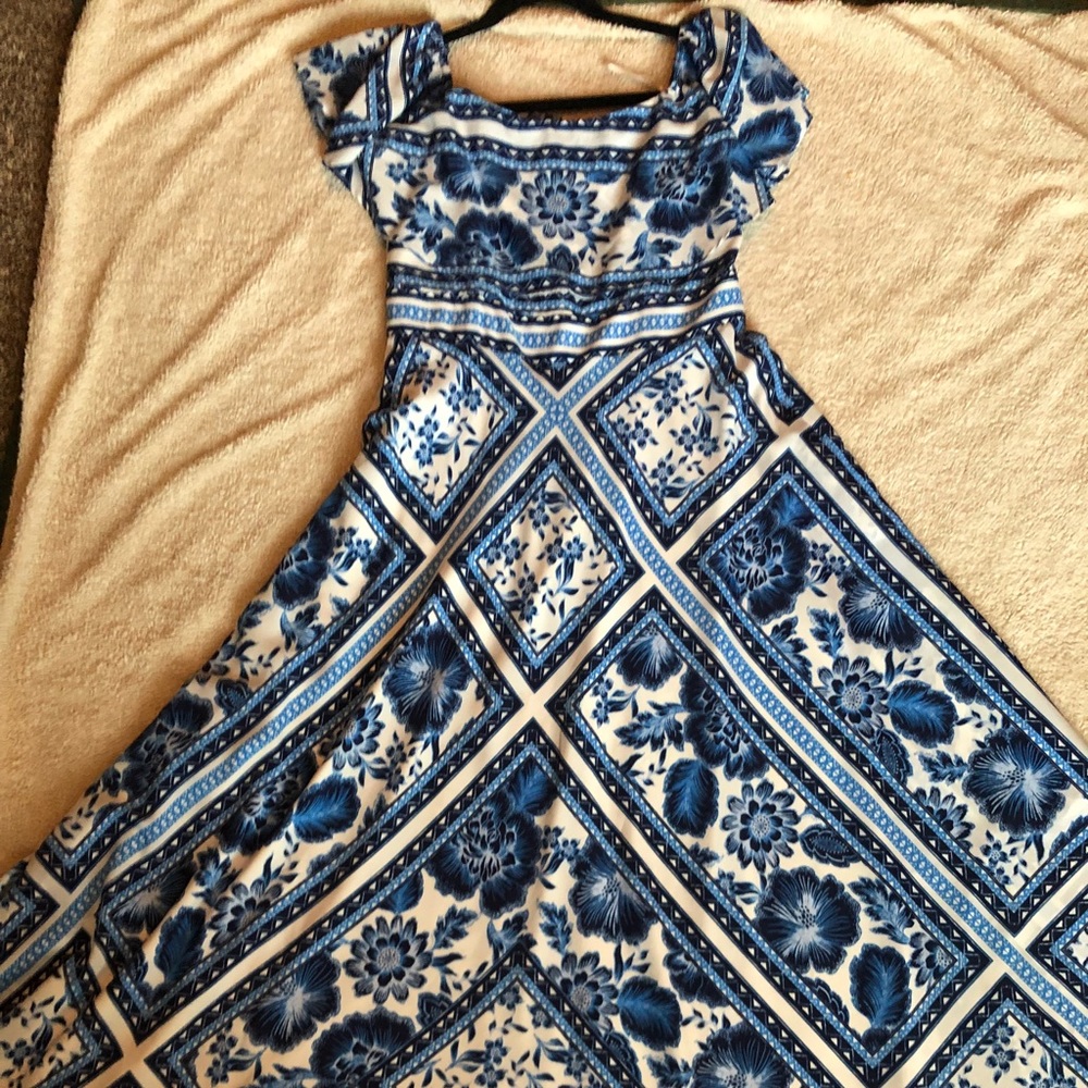 Senorita floral maxi dress